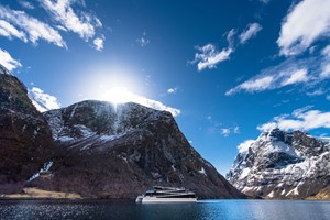 Visión de los fiordos en el fiordo de Nærøy, Patrimonio Mundial de la Unesco - Tour de invierno Norway in a nutshell® - Flåm, Noruega