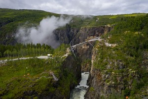 Berühmte Wasserfälle und reizvolle Fjorddörfer