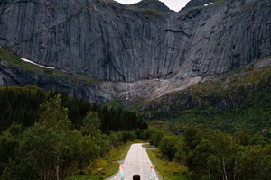 Road in Lofoten - Lofoten Islands in a nutshell - Reine, Norwegen