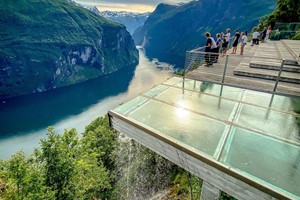 Ørnesvingen viewpoint - UNESCO Geirangerfjord in a nutshell - Geiranger, Norway