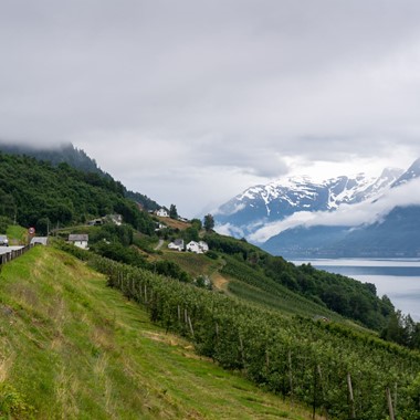 La preciosa Lofthus, ruta turística nacional en Hardanger - Hardangerfjord in a nutshell, Noruega