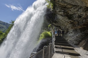 La gran cascada y tour por el fiordo