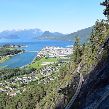 Opplev Åndalsnes med Fjord Tours på UNESCO Geirangerfjord og Trollstigen turen 