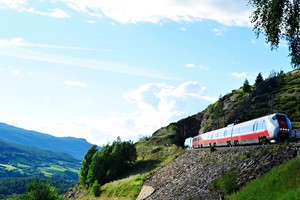 Descubre el tren de Dovre con Fjord Tours durante el tour por el fiordo de Geiranger, Patrimonio de la Humanidad de la Unesco, y Trollstigen - Dovre, Noruega