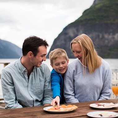 Degustación de quesos en Undredal, Flåm, Noruega - Norway in a nutshell® familiar