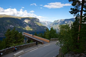 Erleben Sie Stegastein Aussichtspunkt auf dem Norway in a nutshell® tour von Fjord Tours