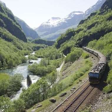 Erleben Sie die malerische Flåmbahn auf  dem Norway in a nutshell® tour von Fjord Tours