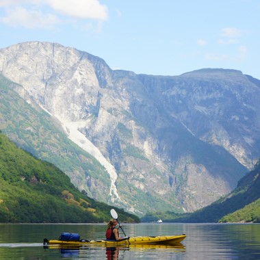 Erleben Sie Kayaking auf dem Norway in a nutshell® tour von Fjord Tours