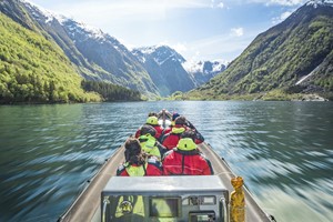 Tour en lancha en el fiordo de Sogn - Finnabotn y cata de sidra