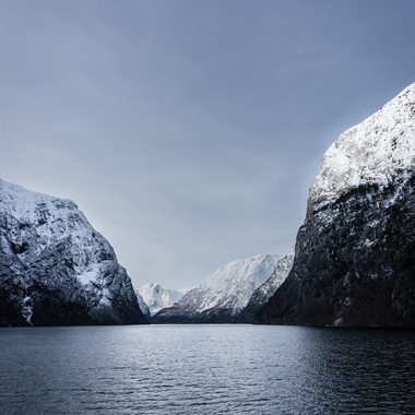 Invierno en el fiordo de Nærøy - Norway in a nutshell® - Flåm, Noruega