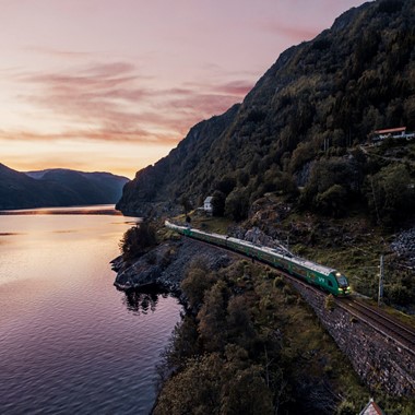 Bergensbanen mellom Oslo og Bergen - Norge i et nøtteskall av Fjord Tours