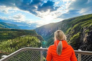 Vøringsfossen-Aussichtsplateau - Hardangerfjord & Rosendal tur av Fjord tours 
