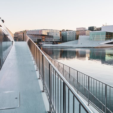 Elektrische Fjordkreuzfahrt nach Oscarsborg  - Vorbei am Opernhaus in Oslo, Norwegen