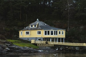 Hardangerfjorden, Rosendal