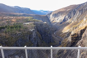 Erleben Hardanger und Vøringsfossen Wasserfall auf dem Hardangerfjord in a nutshell tour