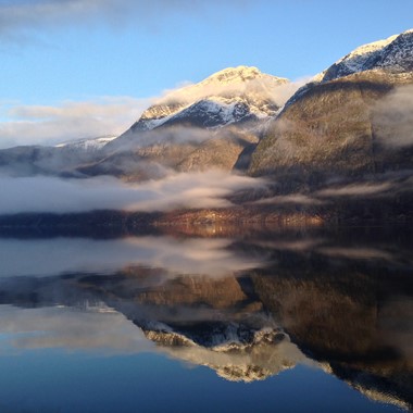 Vinterstemning på Hardangerfjorden i et nøtteskall vintertur fra Fjord Tours